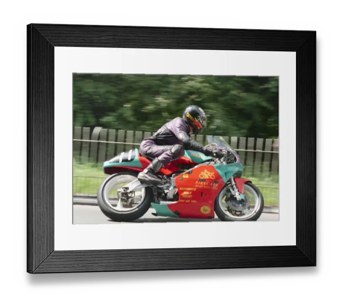 Framed Print : Andrew Marsden (UBP Yamaha) 1999 Singles TT Framed Print : Andrew Marsden (UBP Yamaha) 1999 Singles TT