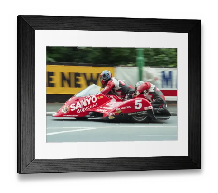 Framed Print : Mick Boddice & Dave Wells (Golden Honda) 1998 Sidecar TT Framed Print : Mick Boddice & Dave Wells (Golden Honda) 1998 Sidecar TT