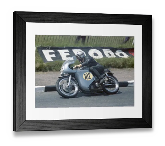 Framed Print : Tom Read (Norton) 1967 Senior TT Framed Print : Tom Read (Norton) 1967 Senior TT