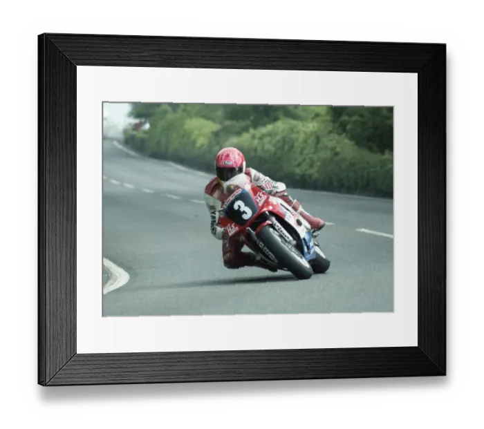 Framed Print : Mark Farmer (Yamaha) 1992 Supersport 400 TT Framed Print : Mark Farmer (Yamaha) 1992 Supersport 400 TT