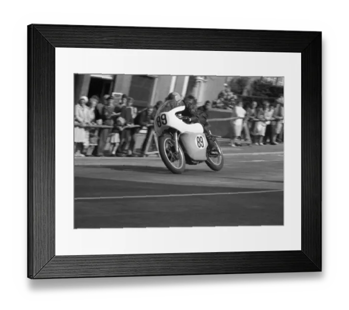 Framed Print : Raymond Rowe (Norton) 1963 Senior Manx Grand Prix Framed Print : Raymond Rowe (Norton) 1963 Senior Manx Grand Prix