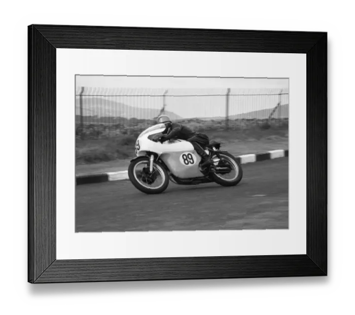 Framed Print : Raymond Rowe (Norton) 1963 Senior Manx Grand Prix Framed Print : Raymond Rowe (Norton) 1963 Senior Manx Grand Prix