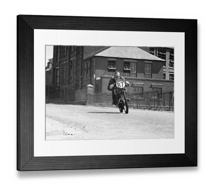 Framed Print : Reg Armstrong (Velocette) 1950 Junior TT Framed Print : Reg Armstrong (Velocette) 1950 Junior TT