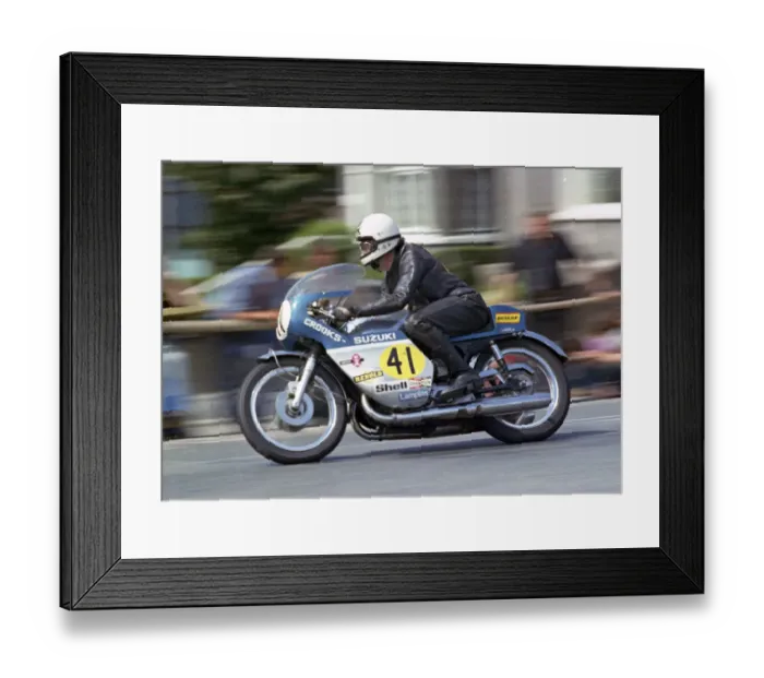 Framed Print : Roger Bowler (Crooks Suzuki) 1973 Senior TT Framed Print : Roger Bowler (Crooks Suzuki) 1973 Senior TT