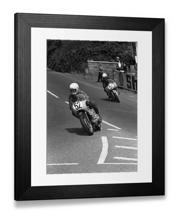 Framed Print : Phil Gurner (Yamaha) 1973 Senior TT Framed Print : Phil Gurner (Yamaha) 1973 Senior TT