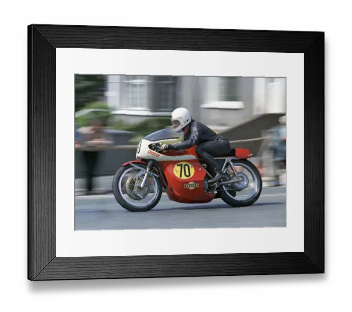 Framed Print : Fred Walton (Seymour Velocette Metisse) 1973 Senior TT Framed Print : Fred Walton (Seymour Velocette Metisse) 1973 Senior TT