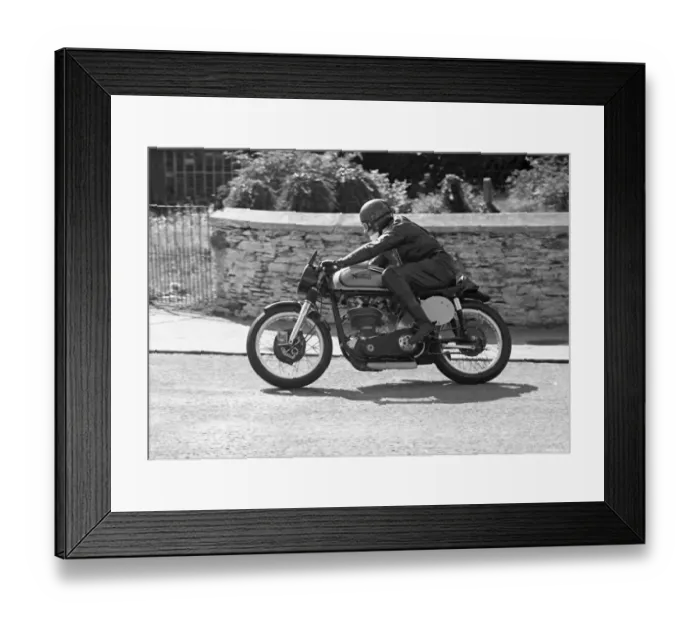 Framed Print : Adrian Richmond (Norton) 1973 Senior Manx Grand Prix practice Framed Print : Adrian Richmond (Norton) 1973 Senior Manx Grand Prix practice