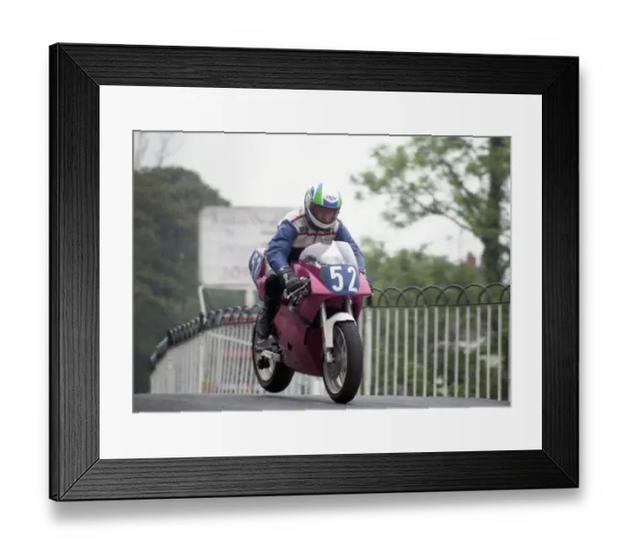 Framed Print : Bob Eva (Yamaha) 1993 Junior TT Framed Print : Bob Eva (Yamaha) 1993 Junior TT