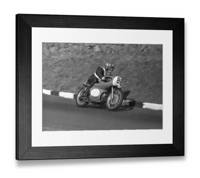 Framed Print : Brian Smith (Aermacchi) 1965 Junior Manx Grand Prix Framed Print : Brian Smith (Aermacchi) 1965 Junior Manx Grand Prix
