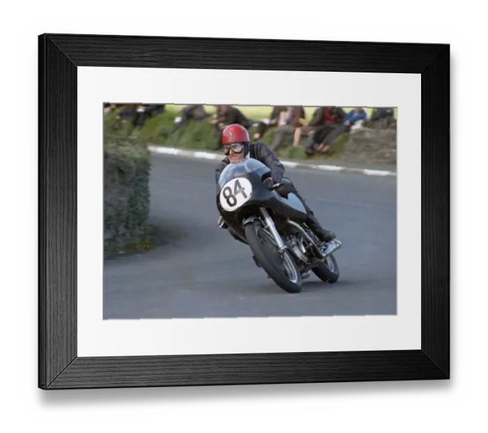 Framed Print : Duncan Hosie (Norton) 1967 Senior Manx Grand Prix Framed Print : Duncan Hosie (Norton) 1967 Senior Manx Grand Prix