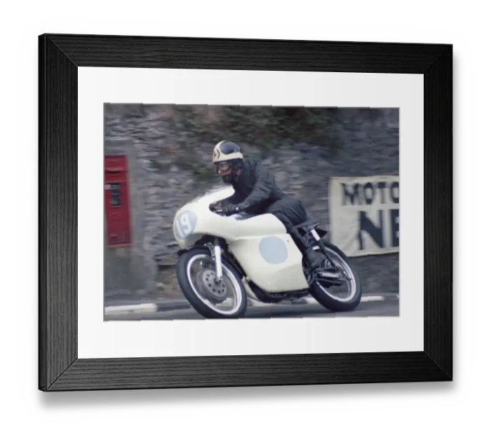 Framed Print : Ken Redfern (Norton) 1968 Junior Manx Grand Prix Framed Print : Ken Redfern (Norton) 1968 Junior Manx Grand Prix