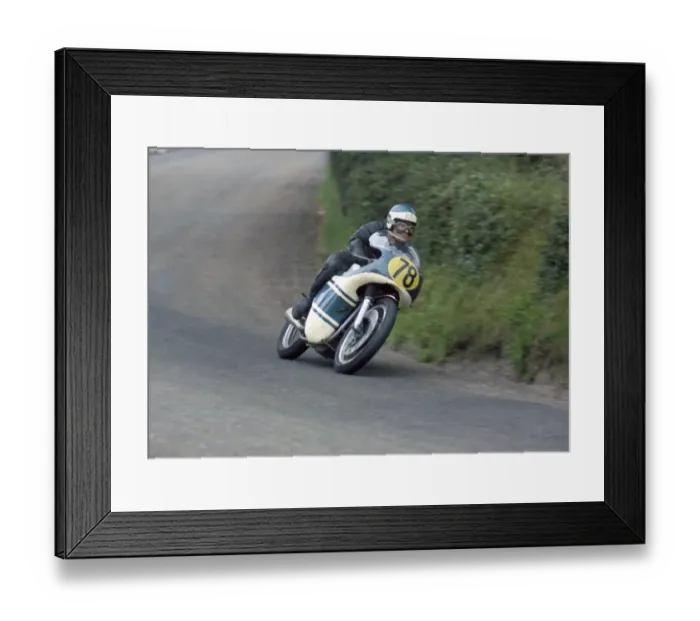 Framed Print : Roy Simmons (Norton) 1968 Senior Manx Grand Prix Framed Print : Roy Simmons (Norton) 1968 Senior Manx Grand Prix