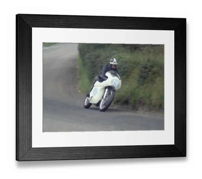 Framed Print : Ken Redfern (Norton) 1968 Junior Manx Grand Prix Framed Print : Ken Redfern (Norton) 1968 Junior Manx Grand Prix