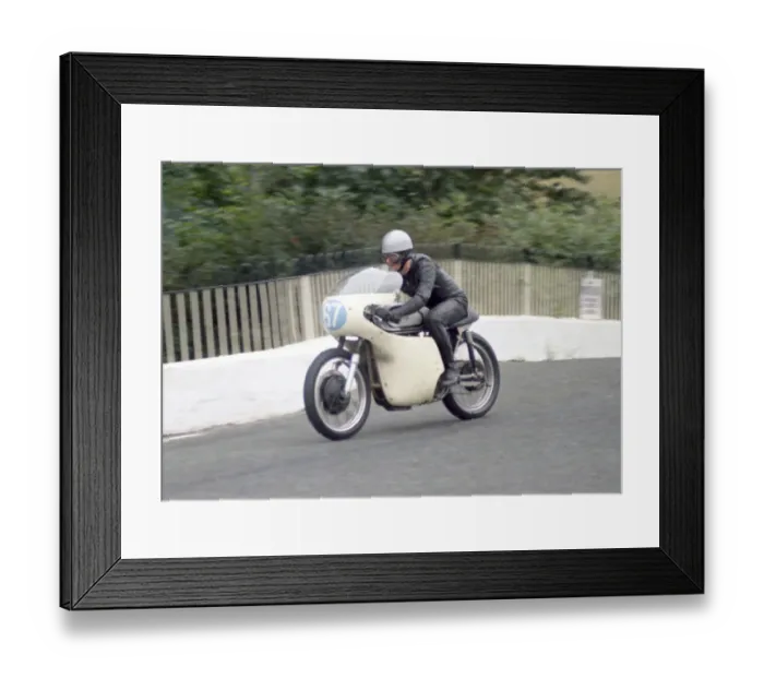 Framed Print : George Cant (Norton) 1968 Junior Manx Grand Prix Framed Print : George Cant (Norton) 1968 Junior Manx Grand Prix