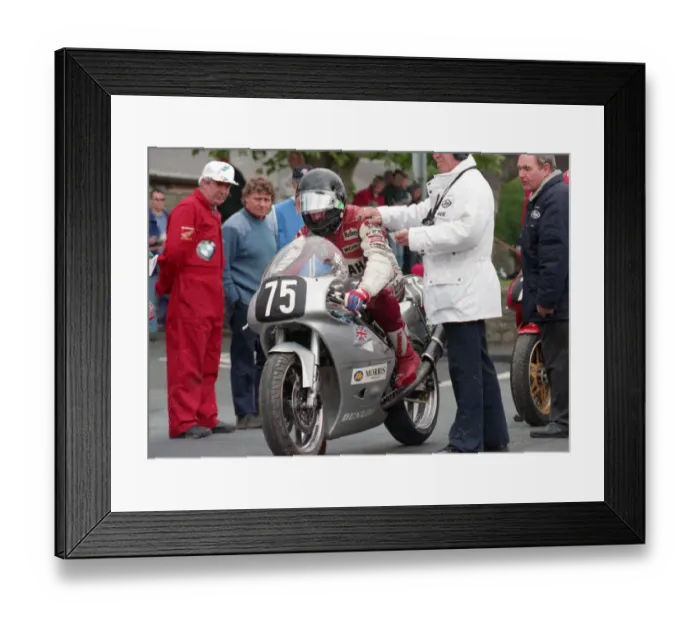 Framed Print : Geoff Sawyer (Spondon Yamaha) 1998 Singles TT Framed Print : Geoff Sawyer (Spondon Yamaha) 1998 Singles TT
