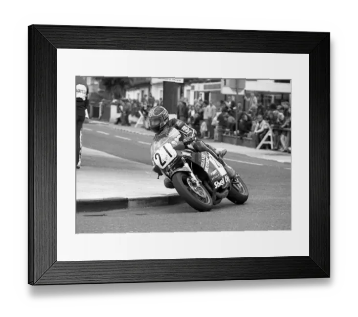 Framed Print : John Weeden (Suzuki) 1986 Formula One TT Framed Print : John Weeden (Suzuki) 1986 Formula One TT