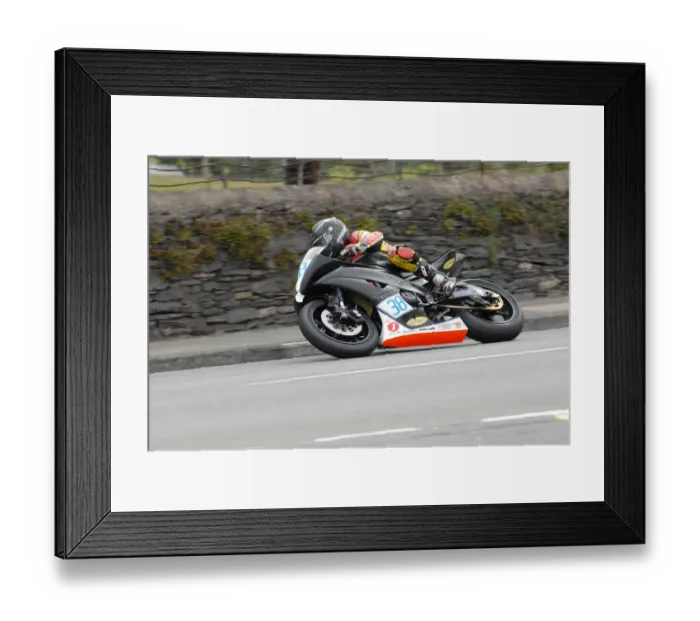 Framed Print : Ben Wylie (Yamaha) 2010 Supersport TT