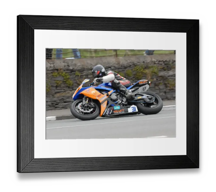 Framed Print : Paul Dobbs (Suzuki) 2010 Supersport TT Framed Print : Paul Dobbs (Suzuki) 2010 Supersport TT