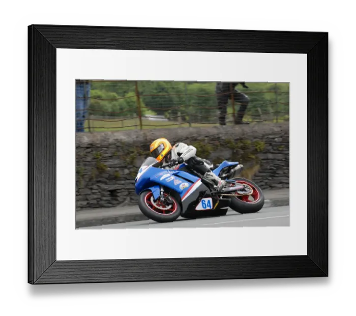 Framed Print : Rodger Wibberley (Kawasaki) 2010 Supersport TT Framed Print : Rodger Wibberley (Kawasaki) 2010 Supersport TT