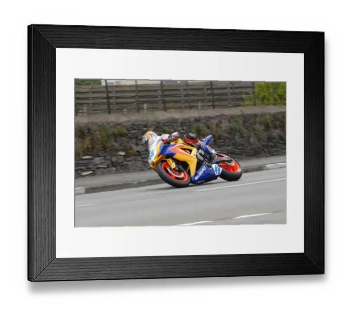 Framed Print : Dan Cooper (Suzuki) 2010 Supersport TT