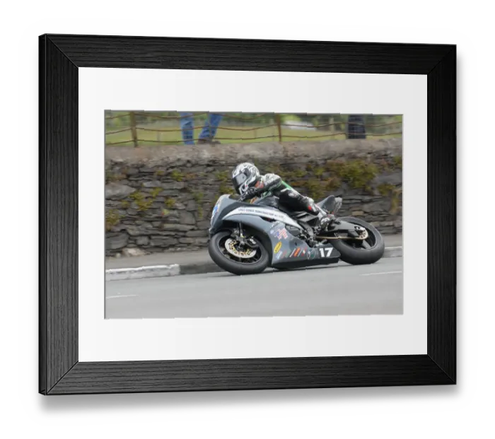 Framed Print : Jimmy Moore (Yamaha) 2010 Supersport TT Framed Print : Jimmy Moore (Yamaha) 2010 Supersport TT