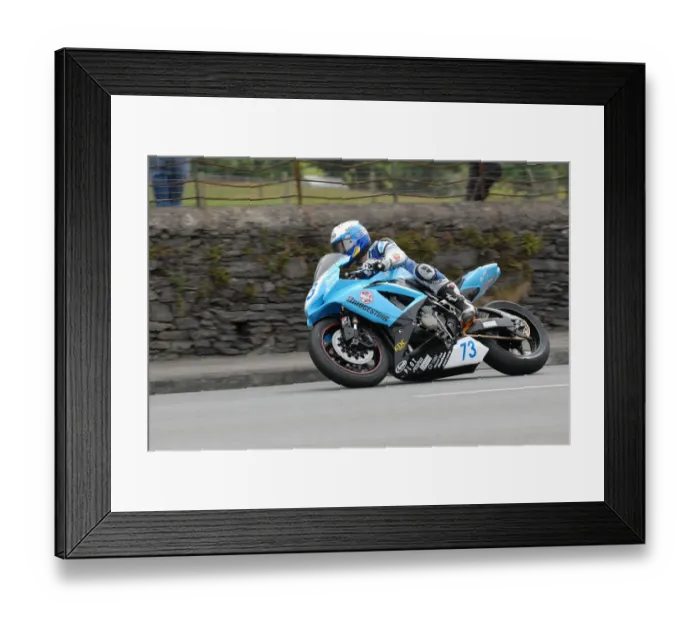 Framed Print : Takahiro Hitami (Suzuki) 2010 Supersport TT