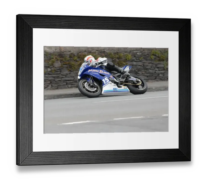 Framed Print : Dan Kneen (Yamaha) 2010 Supersport TT Framed Print : Dan Kneen (Yamaha) 2010 Supersport TT