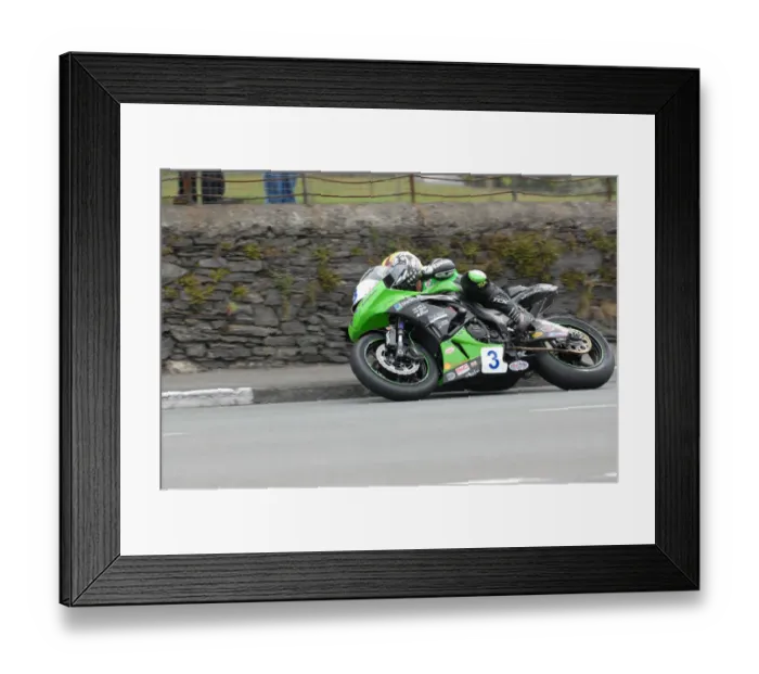 Framed Print : Ian Lougher (Kawasaki) 2010 Supersport TT Framed Print : Ian Lougher (Kawasaki) 2010 Supersport TT