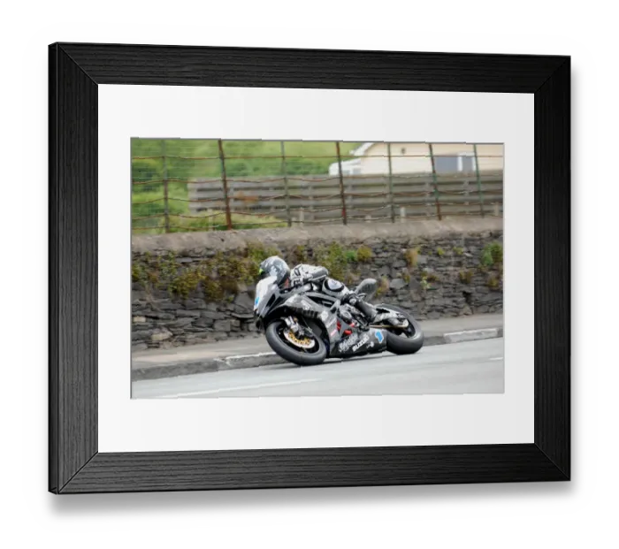 Framed Print : Bruce Anstey (TAS Suzuki) 2010 Supersport TT Framed Print : Bruce Anstey (TAS Suzuki) 2010 Supersport TT