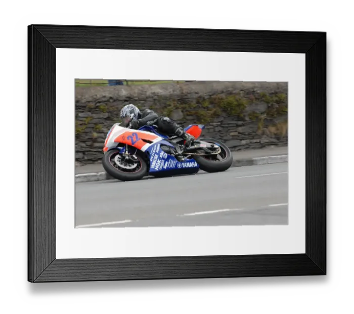 Framed Print : Ian Pattinson (Yamaha) 2010 Supersport TT Framed Print : Ian Pattinson (Yamaha) 2010 Supersport TT
