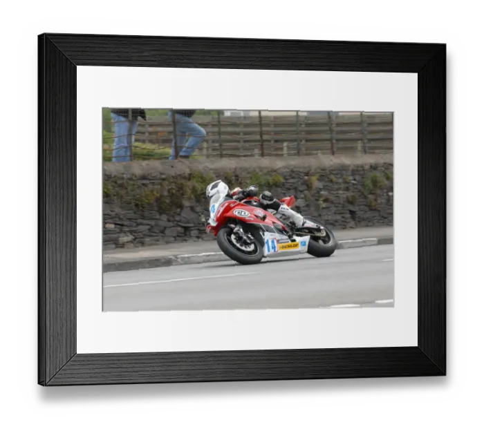 Framed Print : William Dunlop (Yamaha) 2010 Supersport TT Framed Print : William Dunlop (Yamaha) 2010 Supersport TT