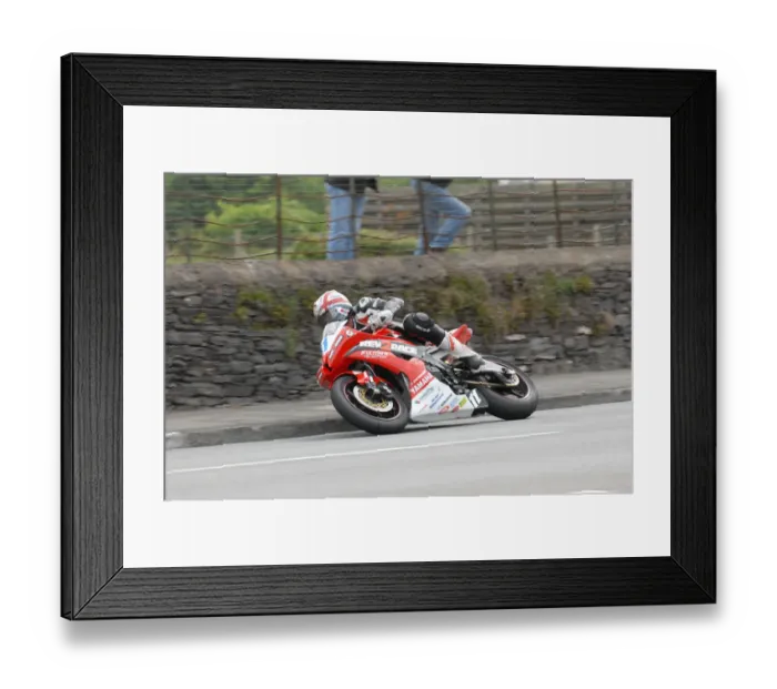 Framed Print : Gary Johnson (Yamaha) 2010 Supersport TT Framed Print : Gary Johnson (Yamaha) 2010 Supersport TT