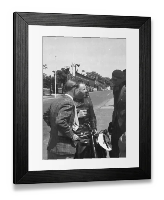 Framed Print : Ken Bills (Norton) 1947 Junior TT Framed Print : Ken Bills (Norton) 1947 Junior TT