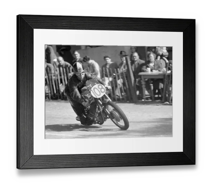 Framed Print : Alan Craven (BSA) 1956 Senior Manx Grand Prix