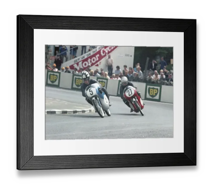 Framed Print : Tommy Robb (Suzuki) & Chris Walpole (Honda) 1967 50cc TT Framed Print : Tommy Robb (Suzuki) & Chris Walpole (Honda) 1967 50cc TT