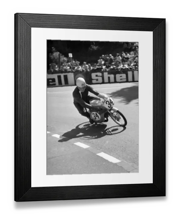 Framed Print : Allan Robinson MBE (Suzuki) 1968 50cc TT Framed Print : Allan Robinson MBE (Suzuki) 1968 50cc TT