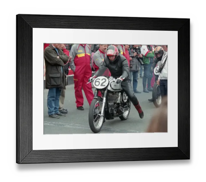 Framed Print : Stuart Bennett (Norton) 1995 Classic Parade Framed Print : Stuart Bennett (Norton) 1995 Classic Parade