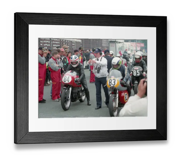 Framed Print : Michael Hull (Norton) & Dennis Christian (Vincent) 1995 Classic Parade