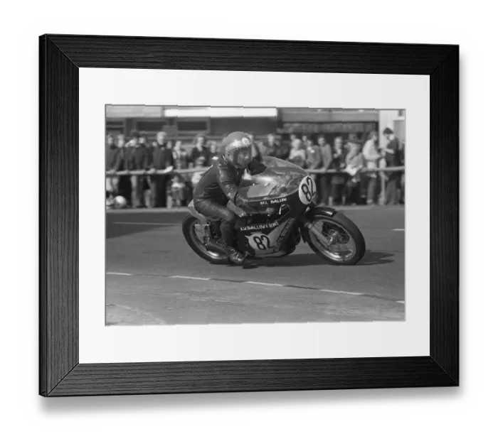 Framed Print : Bill Swallow (Velocette) 1979 Senior Manx Grand Prix Framed Print : Bill Swallow (Velocette) 1979 Senior Manx Grand Prix