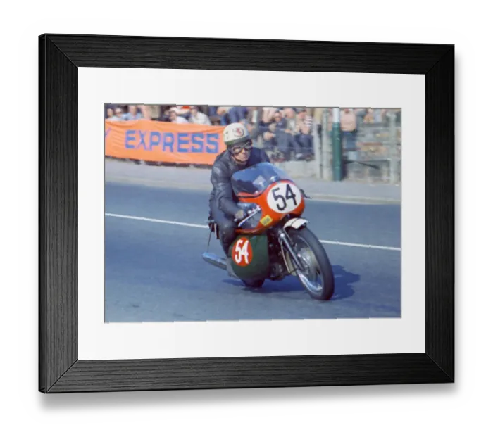 Framed Print : Gordon Pantall (Triumph) 1970 Production TT Framed Print : Gordon Pantall (Triumph) 1970 Production TT