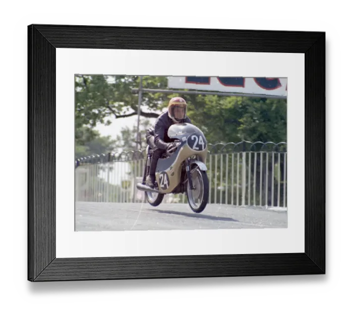 Framed Print : James Pearson (Honda) 1971 Ultra Lightweighta TT Framed Print : James Pearson (Honda) 1971 Ultra Lightweighta TT