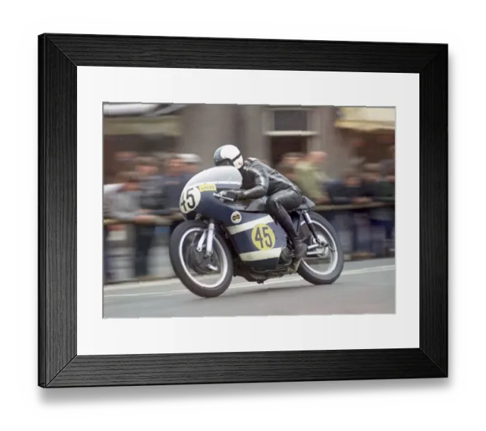 Framed Print : Clive Brown (Norton) 1971 Senior TT Framed Print : Clive Brown (Norton) 1971 Senior TT