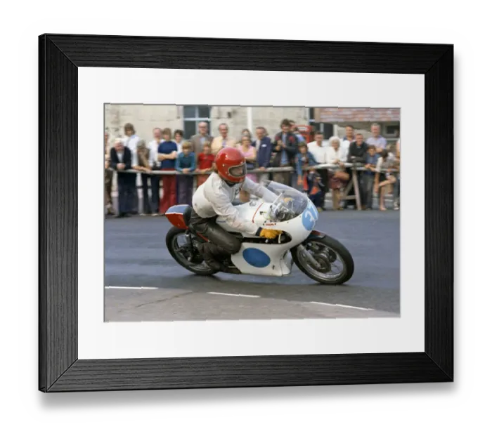Framed Print : Graham Pearce (Yamaha) 1975 Junior Manx Grand Prix Framed Print : Graham Pearce (Yamaha) 1975 Junior Manx Grand Prix