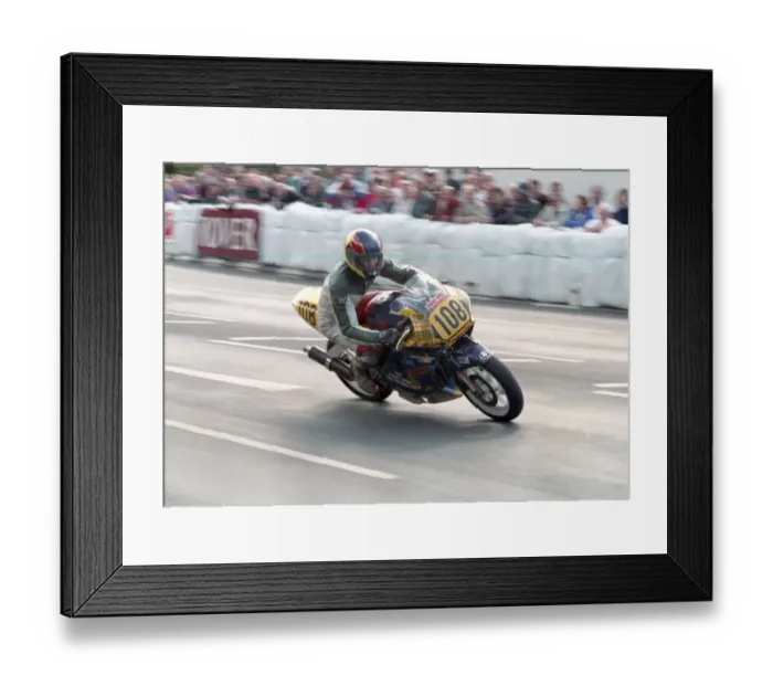 Framed Print : Tony Boyle (Honda) 1996 Senior Manx Grand Prix