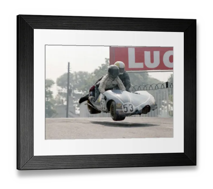 Framed Print : Andy Jackson & Tim Court (Yamaha) 1978 Sidecar TT Framed Print : Andy Jackson & Tim Court (Yamaha) 1978 Sidecar TT