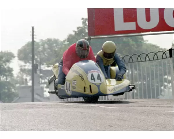 Neville Riddell & Mike Williams (Barton Suzuki) 1978 Sidecar TT