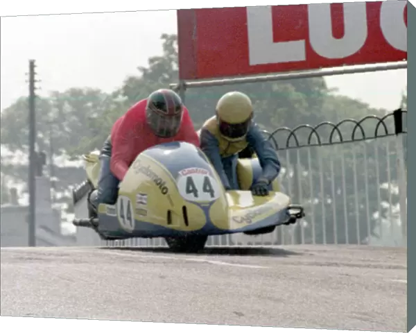 Neville Riddell & Mike Williams (Barton Suzuki) 1978 Sidecar TT