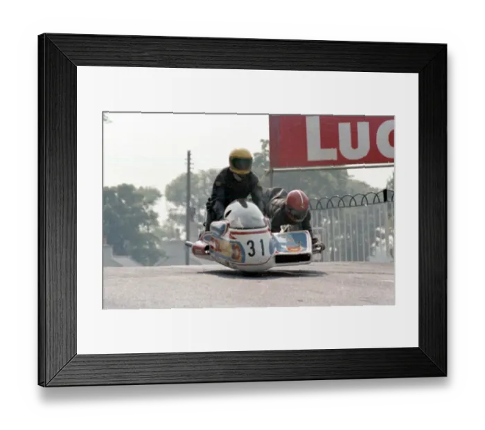 Framed Print : Barrie Moran & Ron Hardy (Konig) 1978 Sidecar TT Framed Print : Barrie Moran & Ron Hardy (Konig) 1978 Sidecar TT