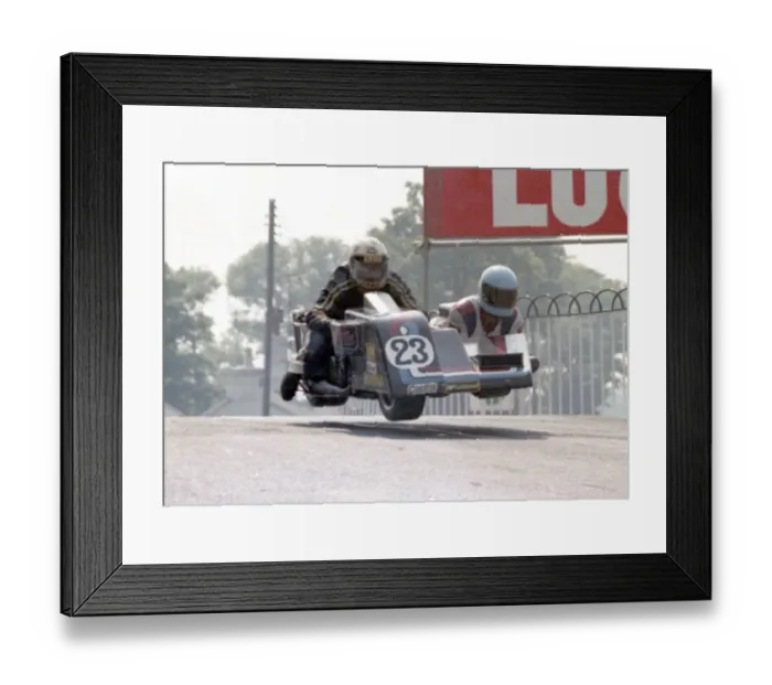 Framed Print : Brian Meeson & Ernest Smith (Yamaha) 1978 Sidecar TT Framed Print : Brian Meeson & Ernest Smith (Yamaha) 1978 Sidecar TT