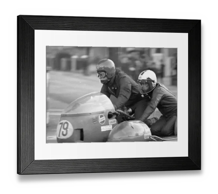 Framed Print : Eric Creaser & John Teal (Stable BSA) 1972 750 Sidecar TT Framed Print : Eric Creaser & John Teal (Stable BSA) 1972 750 Sidecar TT